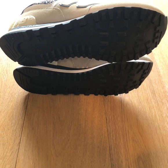 New Balance Women’s 574 Leopard Trim Athletic Shoes - Size 8.5 - Picture 3 of 11